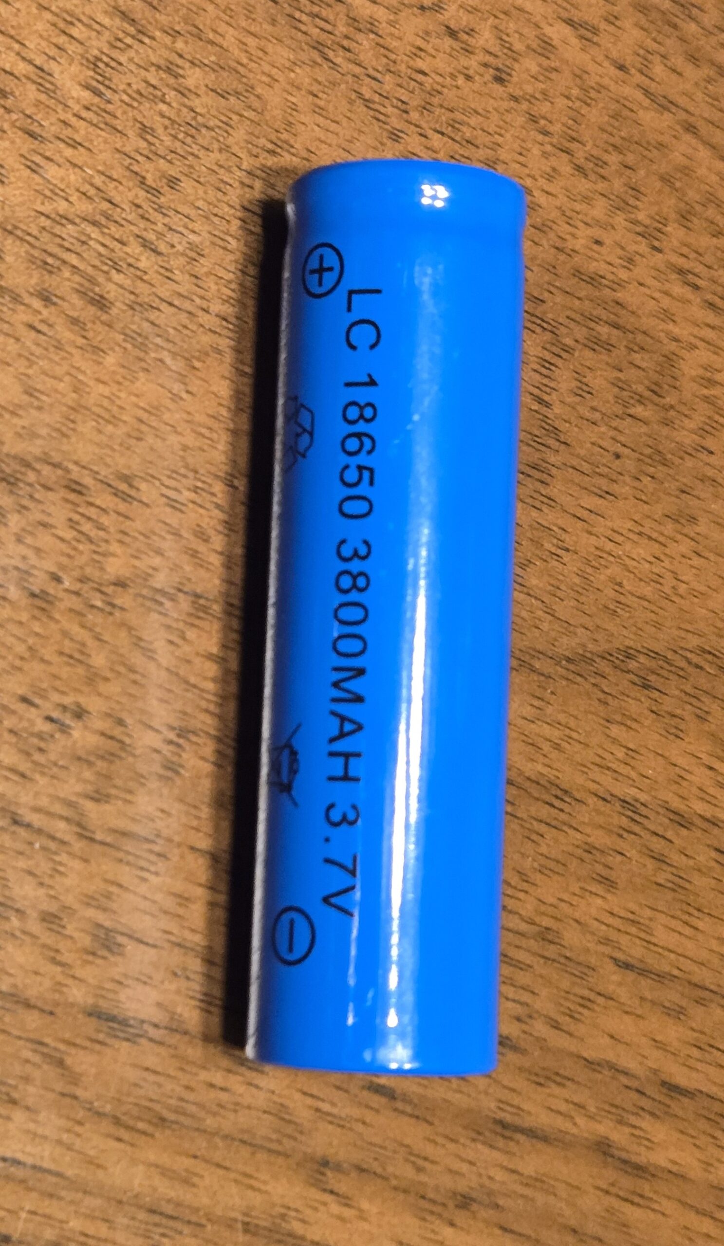 Blu Angel Gold 365nm UV LED Superbright (3W) Black Light With Rechargeable 3800 MAH Li-Ion Battery And Charger - Image 6